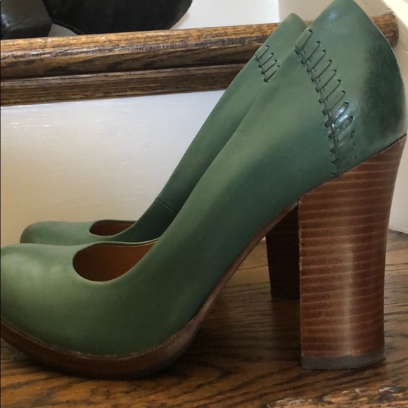 Shoes - Picture 2 of 3